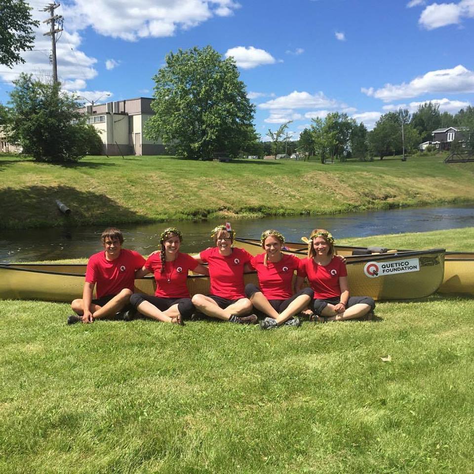 quetico-foundation-s-2016-student-summer-research-team-and-biology-intern-relax-by-a-riverside-canoe-in-atikokan_brigitte_champaign